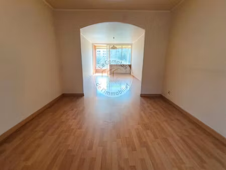 valmante t3 lumineux avec balcon au calme dans résidence r