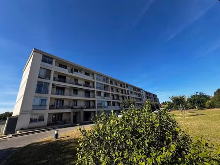 location appartement 3 pièces 74.3 m² à nimes (30000)  764 €