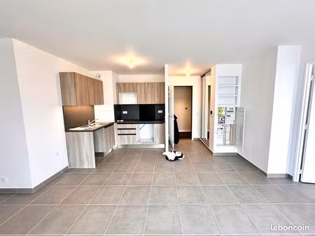 appartement 3 pièces 65 m²