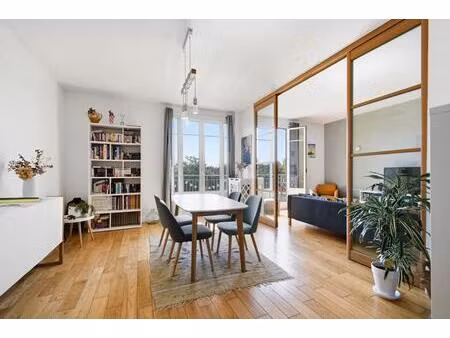 suresnes republique - appartement de 3 pieces de 71 m² avec balcon  ascenseur et cave