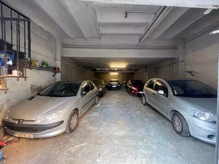 location parking 10 m² à marseille 5ème (13005)  85 €