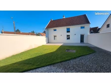 location maison familiale t5 entierement rénovée intérieur/extérieur de 155 m² avec jardin