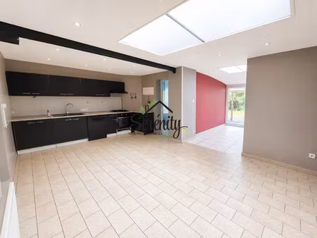 maison de ville 3 chambres avec jardin – secteur calme  proche