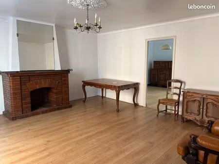 à louer – appartement lumineux en centre-ville