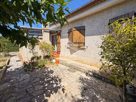 exclusivité - les pennes-mirabeau village - maison t3 + bureau + garage sur une parcelle d