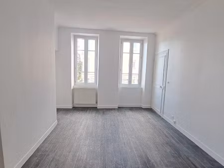 spacieux t3 de 47 55 m² au 1ᵉʳ étage – châtillon