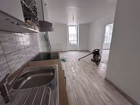 a louer - appartement t2 entièrement rénové - centre ville h