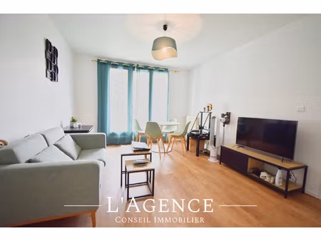 t2 meublé avec balcon et garage