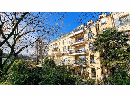 maisons-laffitte - appartement 3  pièces de 67 m² + cave + parking en sous-sol.