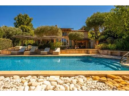 maison de charme provençal avec piscine et vue mer