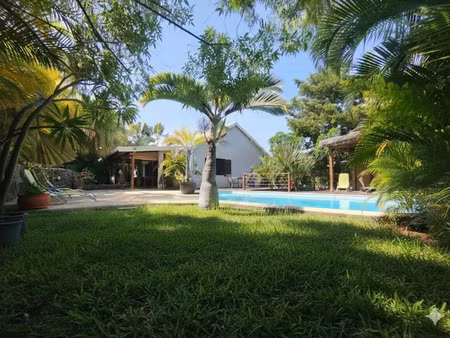 location meublée villa 5 pièces 125 m² à saint gilles les bains (97434)  2 680 €