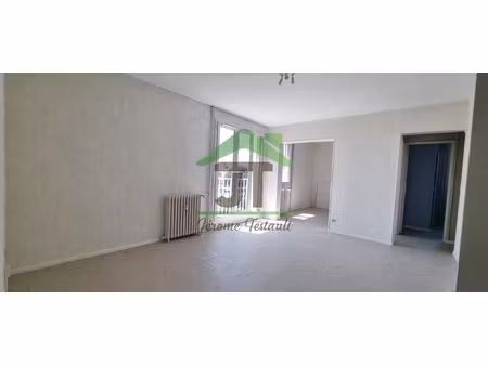 à vendre à châteaudun (28) : appartement avec 2 chambres