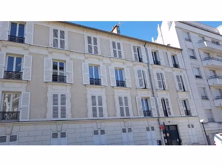immeuble de 425 m² courbevoie centre