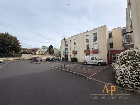 à vendre : 2 places de parking côte a côte sécurisées . rue de la délivrande