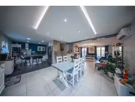 maison familiale de 183 m² avec piscine  vue panoramique – c