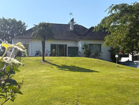 maison ernee 5 pièce(s) 150 m2