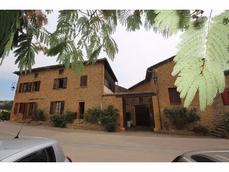 oingt maison en pierres de 160 m² + jardin attenant et vue
