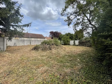 terrain constructible de 567m2 en plein coeur de sainte savi