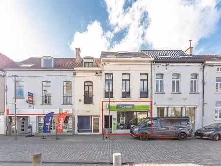 centre - commerce avec visibilité ++ et parking aisé