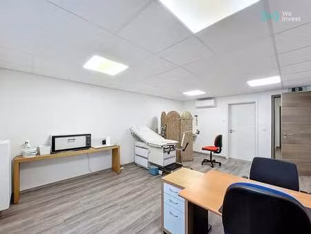 superbe cabinet médical idéalement situé avec mur en plomb !