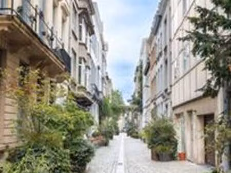 dans le triangle d'or d'ixelles appart meuble 1ch