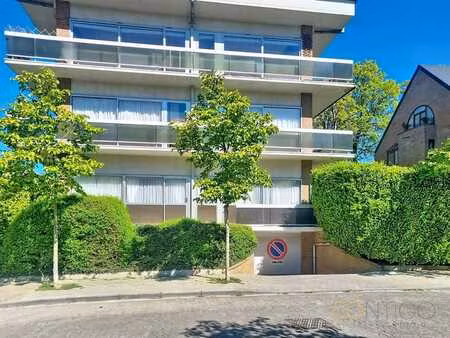 emplacement de parking intérieur