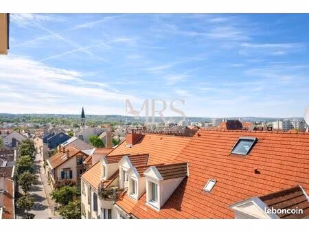 studio 1 pièce 32 m²