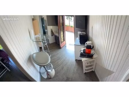 studio meublé 25 m2 avec eau et électricité comprises