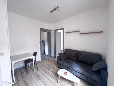 t2 meublé 30m² — haut de laon  quartier calme