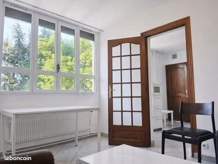 loue f3 meublé de 58 45 m² (60 m² avec la buanderie) à champagne au mont d'or