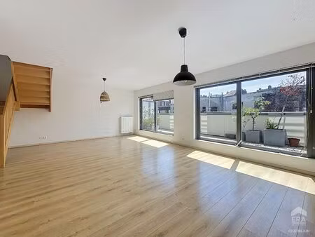 duplex à louer à rue de la croix de pierre 13 saint-gilles (vbe48941)