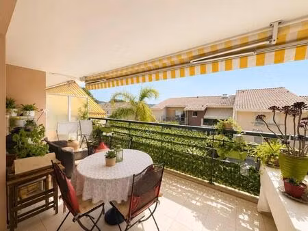a vendre appartement 3 pièces avec garage à grasse