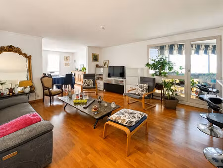appartement merignac 3 chambres + double séjour + place de parking sécurisée