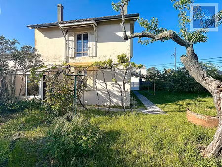 maison proche toutes commodités  3 chambres  garage indépendant et jardin clos