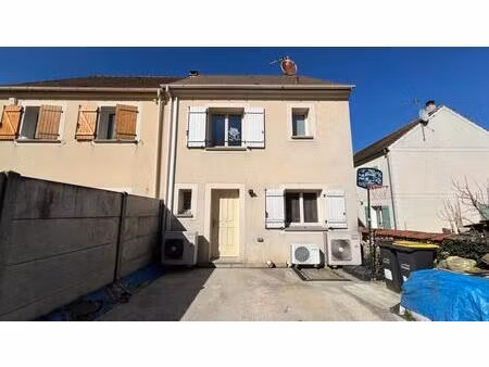 maison de 2013 à vendre dans le quartier du vieux village à la queue en brie