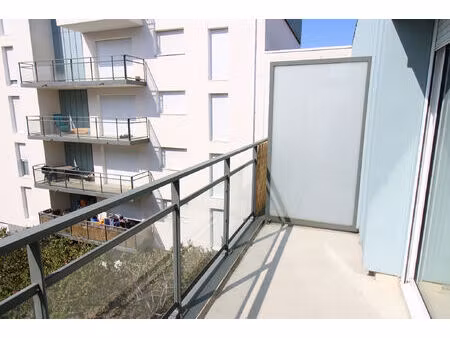 rennes lorient - st brieuc - appartement t2 avec balcon  garage  ascenseur
