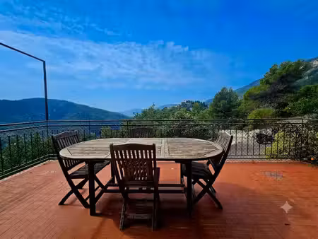 villa individuelle 4/5 pièces - 110 m² / coaraze à 20 minutes de contes et 45 min du port 