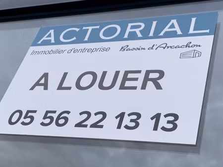 local a louer 110m2 zi la teste