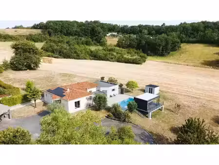 vente maison 7 pièces 161 m² à salles-lavalette (16190)  464 000 €