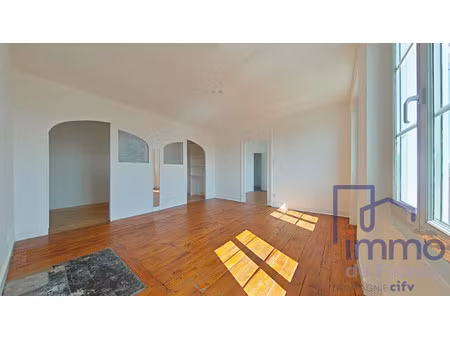 f2 avec garage et balcon - vue exceptionnelle