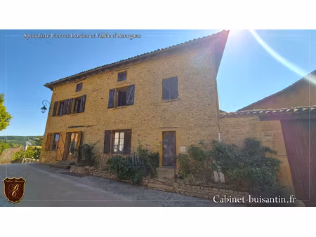 maison en pierres centre village