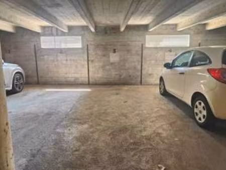 vente garage et parking à nantes (44000) : à vendre / nantes