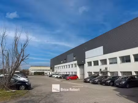 location local d’activités 1260m²
