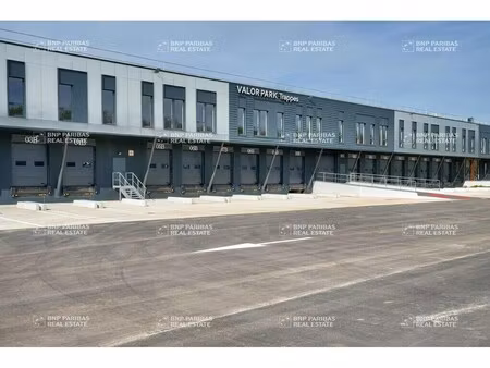 location entrepôt logistique trappes 78190 2753m²