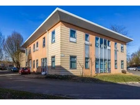 location local d’activités voisins-le-bretonneux 78960 265m²