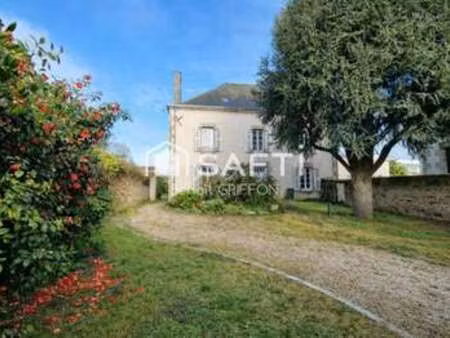 vente maison aux landes-genusson (85130) : à vendre / 216m² les landes-genusson