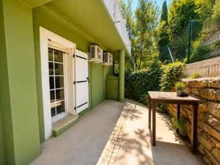 vente appartement 3 pièces à la roquebrussanne (83136) : à vendre 3 pièces / 40m² la roque