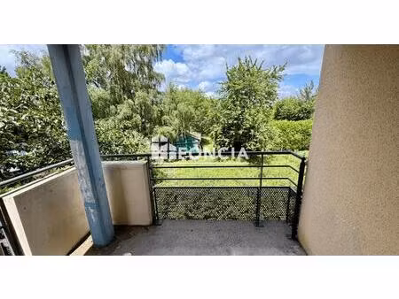 t3 avec terrasse et parking en sous sol au calme en fond de residence recente libre d'occu