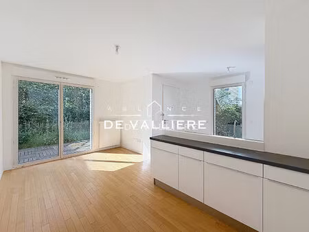 appartement rueil malmaison 3 pièce(s) 60 m2 jardin 71 m²+ parking