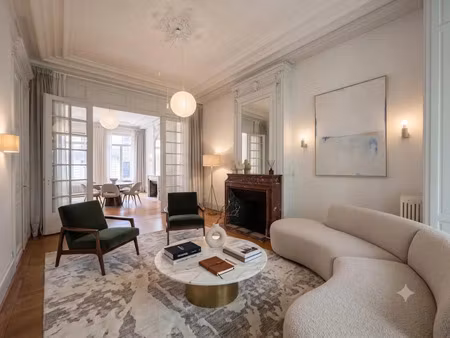 location maison 8 pièces 310 m² à lille (59000)  2 950 €